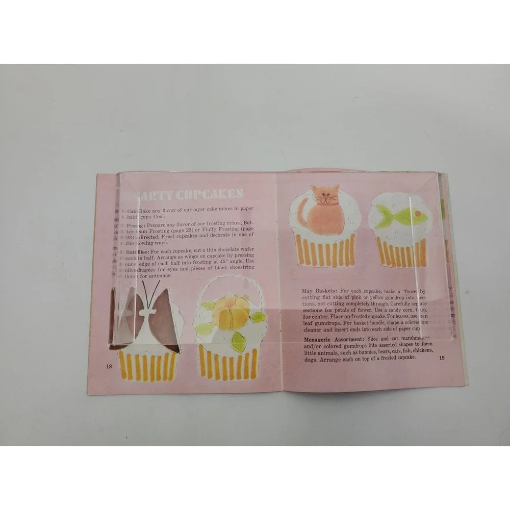1969 Betty Crockers Cakes Kids Love Illustrated by Bill Sayles